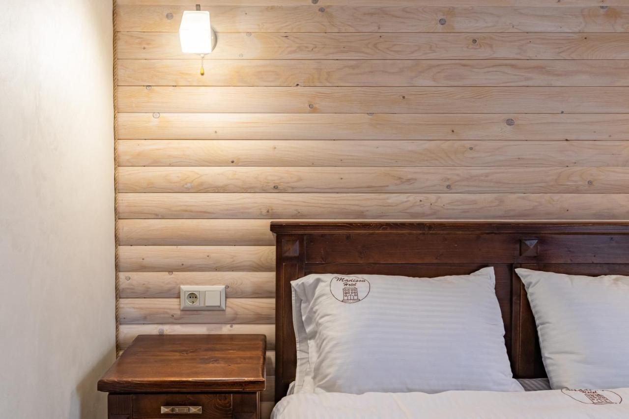 Madison Hotel Bukovel Eksteriør billede